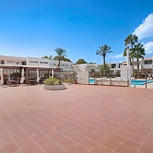 https://apartamento-mertxe.adeje-hotels.com